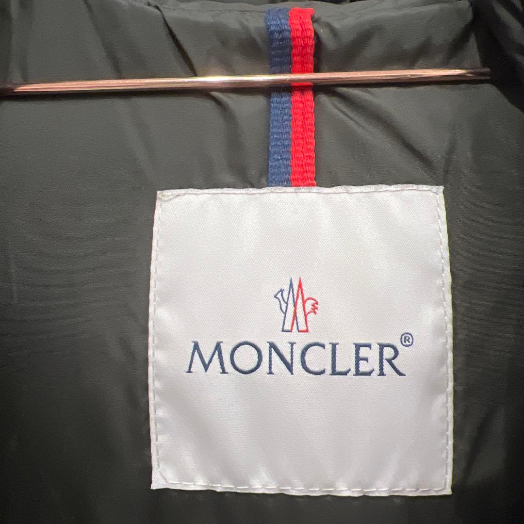 た*う様 【QR鑑定済】MONCLER フード付きダウンジャケット オリーブグリ
