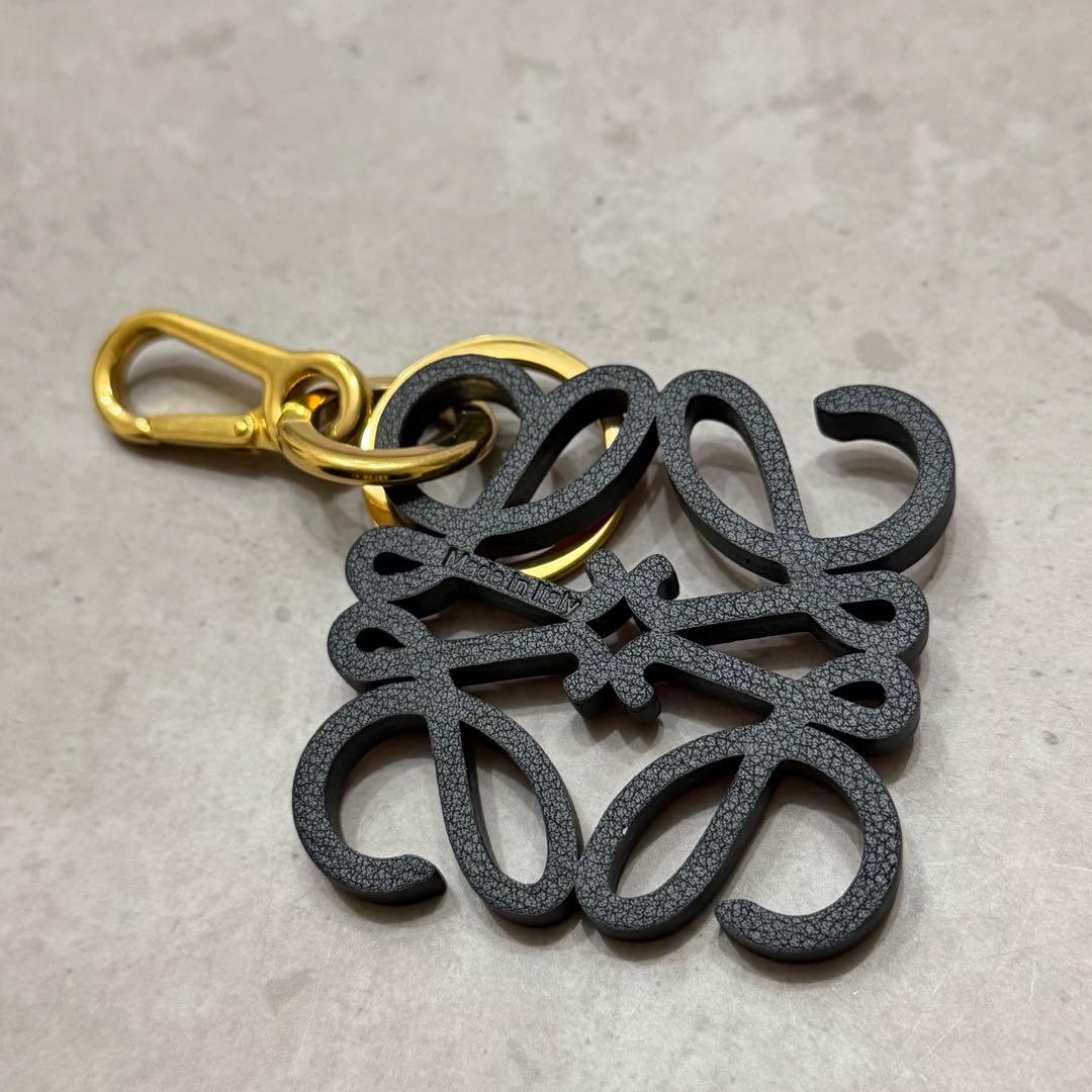 美品✨LOEWE アナグラムチャーム