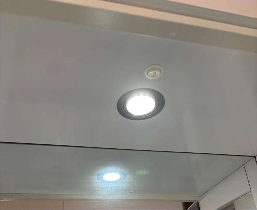 フィギュアケース コレクションケース ディスプレイ棚 LEDライト