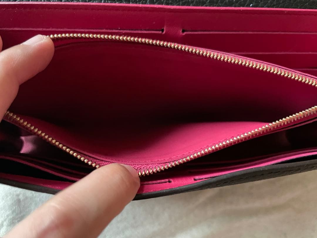 黒 ルイヴィトンポルトフォイユ カプシーヌ長財布 M61248