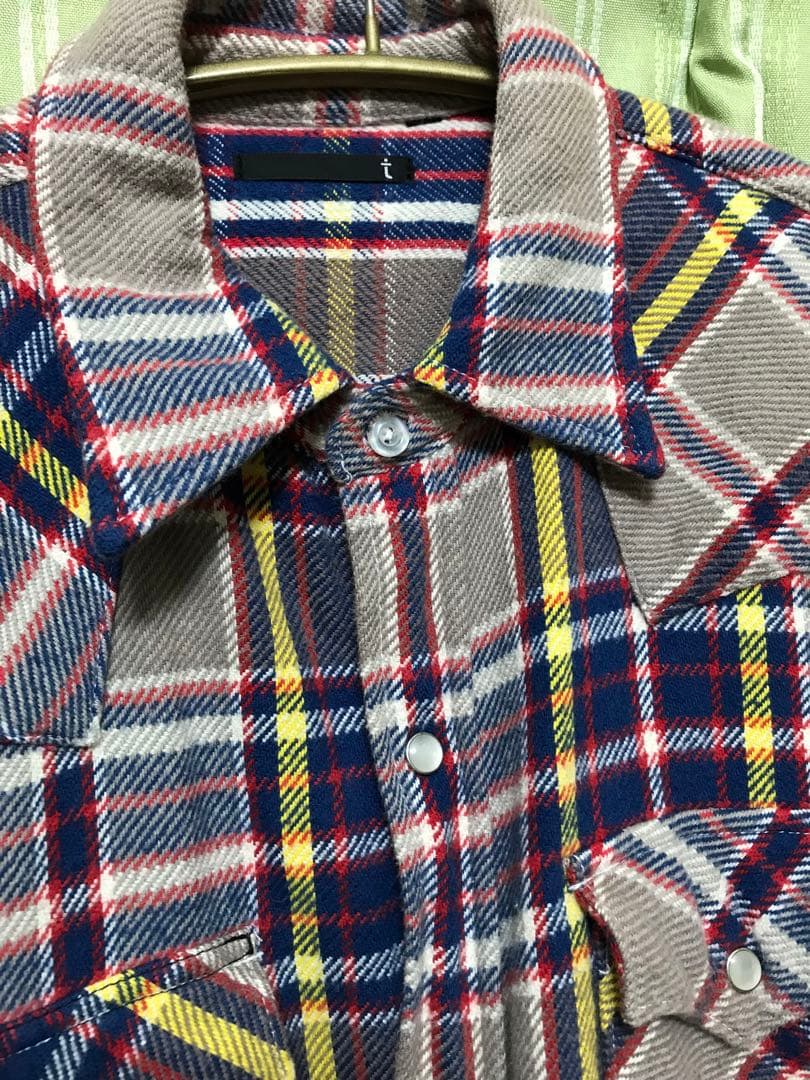 うみ　トモキユリタ　リメイクトップス