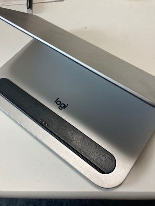 Logicool ID10     iPad 置き　兼　充電器