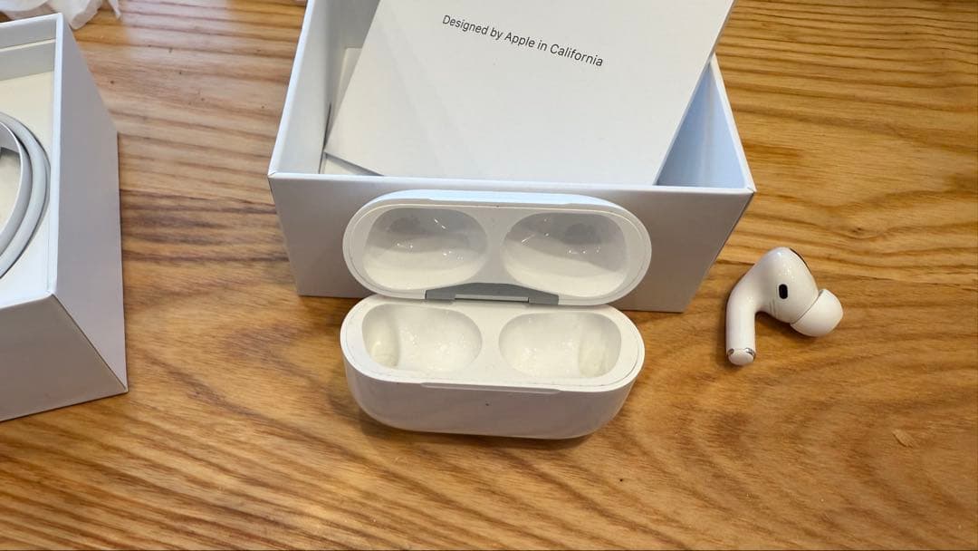 AirPods Pro 本体 MagSafe充電ケース付き　右耳無し