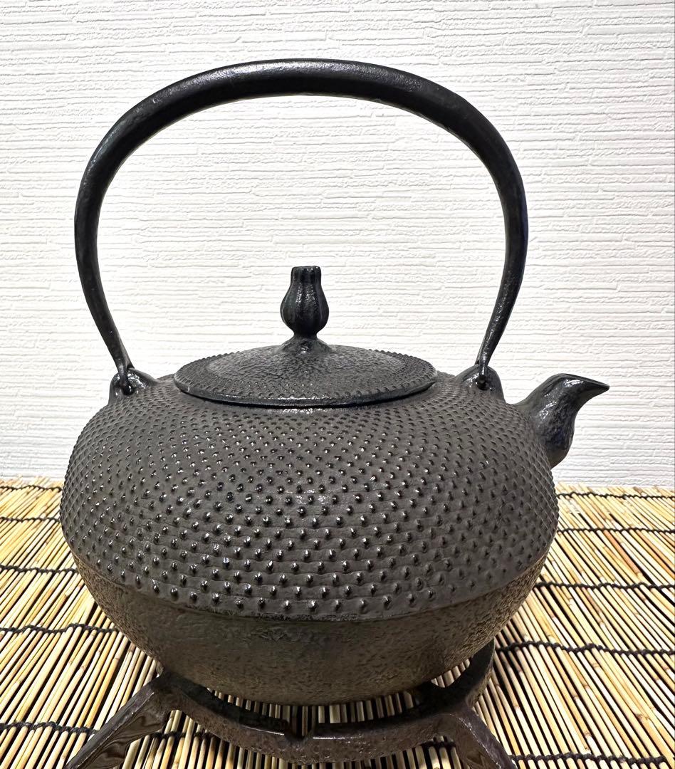 未使用、木箱、付属品付　南部三厳堂名人熊谷専太郎南部渓泉造　１５型手取型アラレ