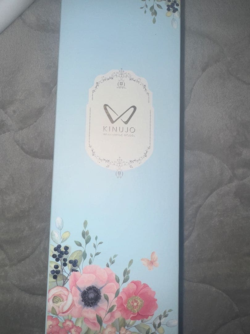 KINUJO ストレートアイロン 海外対応 ホワイト 値下げ中