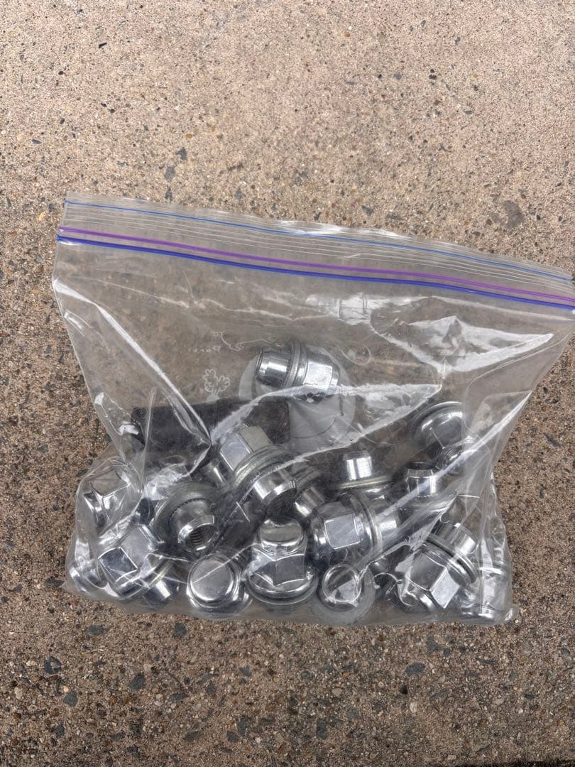 50プリウス　 ブラックエディション純正ホイールタイヤ付　美品　送料込み