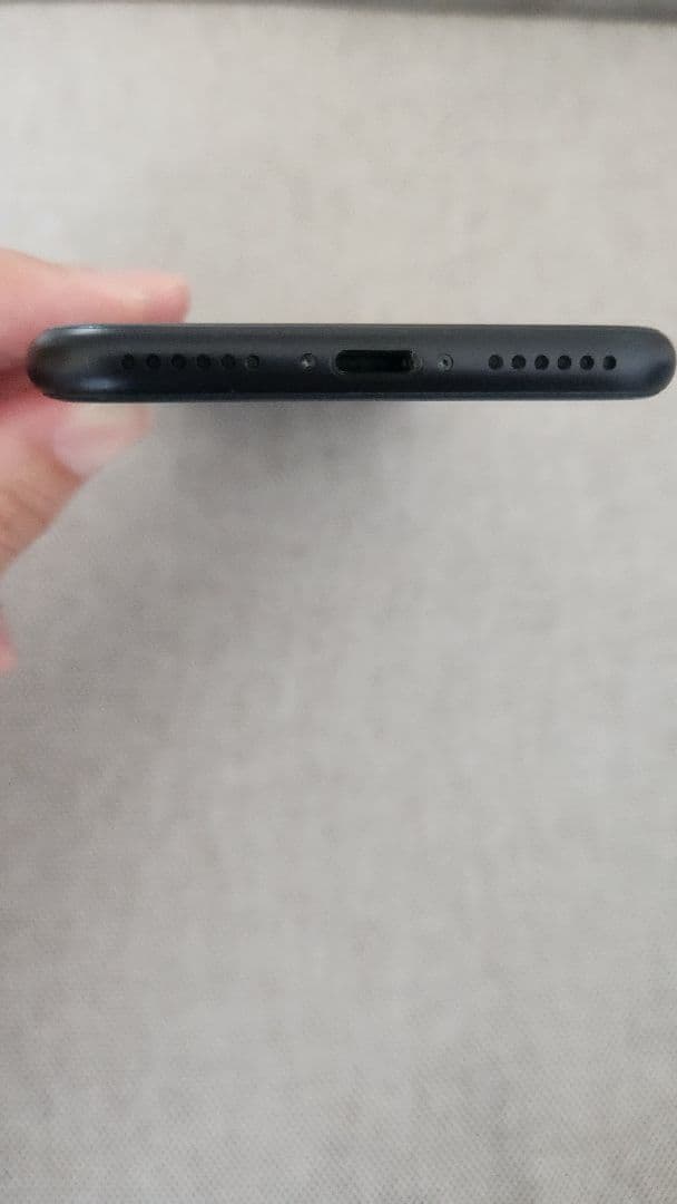 【hina】Apple iPhone SE 第2世代 64GB ブラック