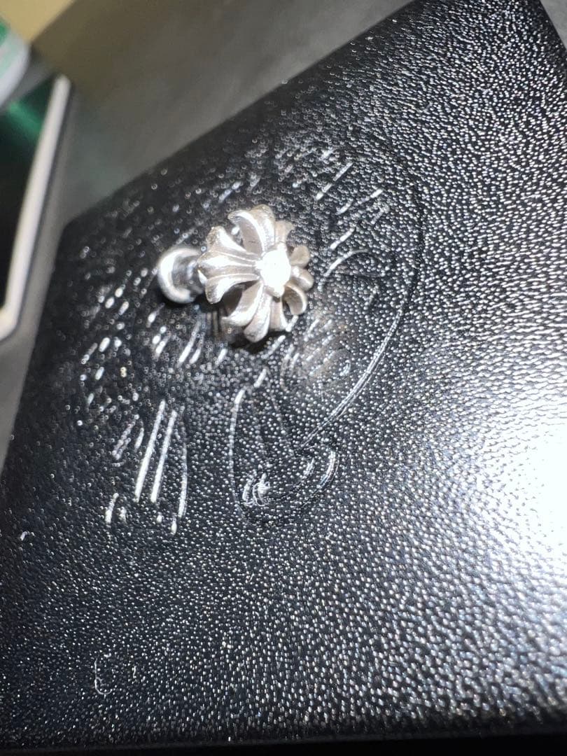 美品 クロムハーツ　CHプラススタッドピアスwithダイヤモンド