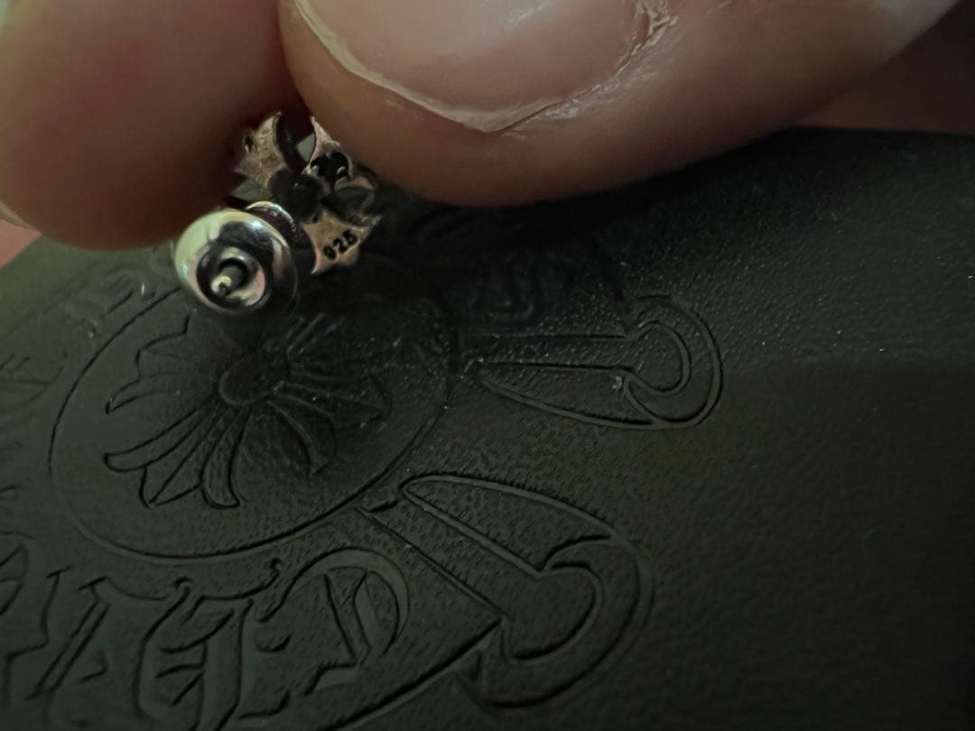 美品 クロムハーツ　CHプラススタッドピアスwithダイヤモンド