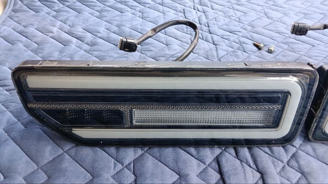 ジムニーJB64 テールランプ　シーケンシャルウィンカー　訳あり