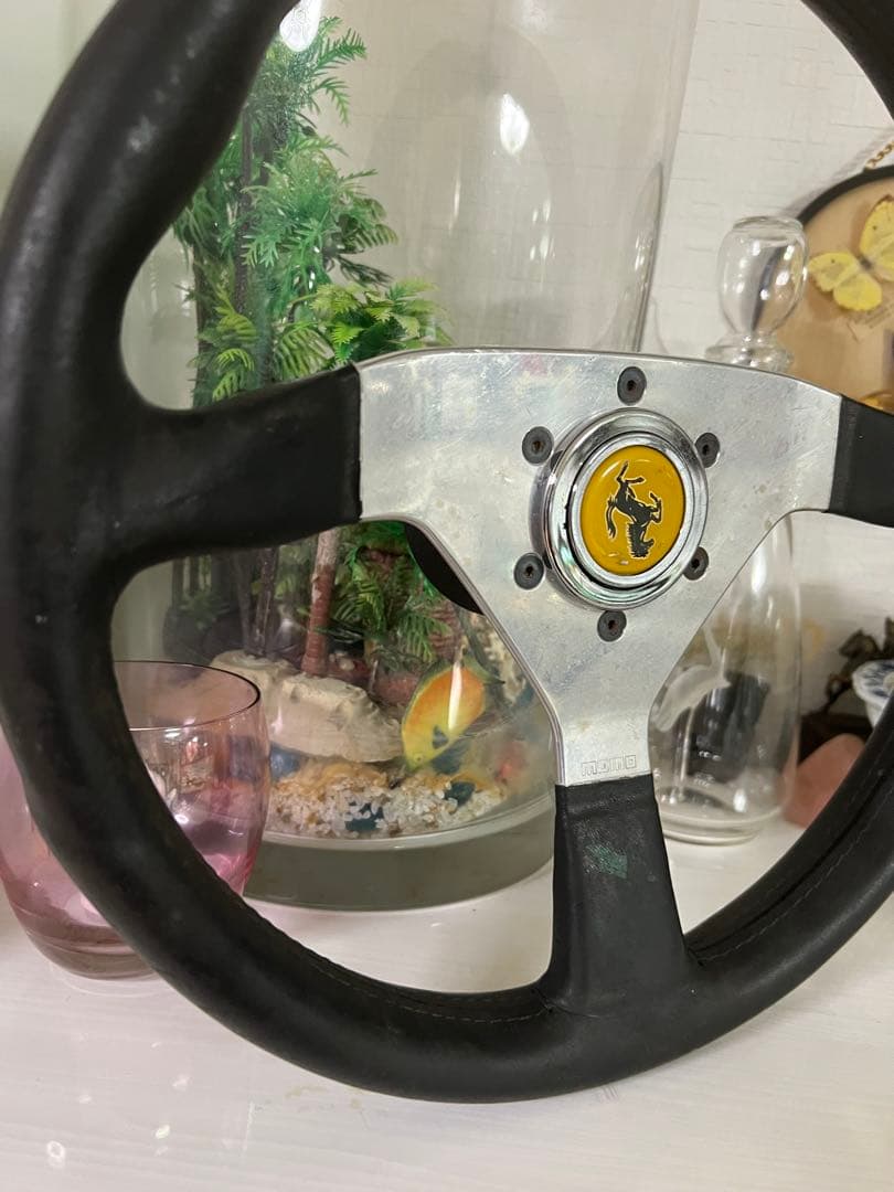希少品！激安送料込‼️ フェラーリ ステアリング 跳ね馬マーク/イタリア製