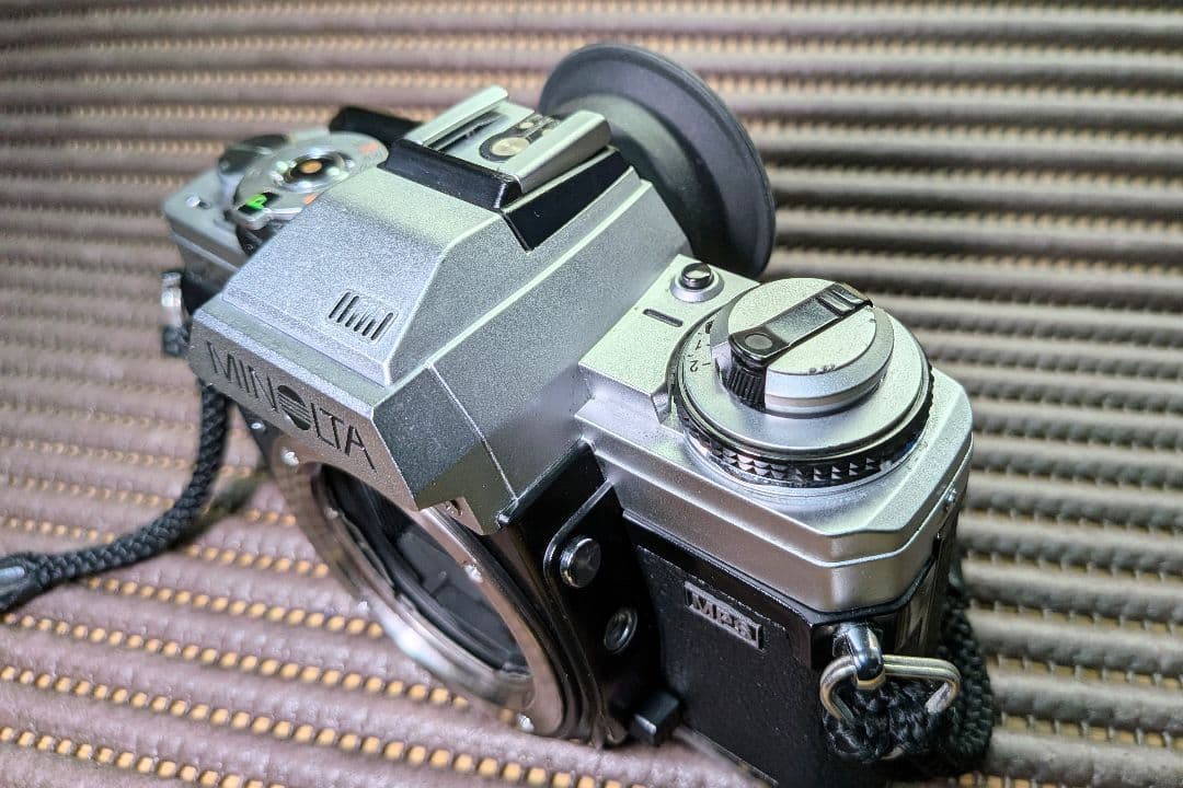 ミノルタ MINOLTA X-700 シルバー　レンズ付き