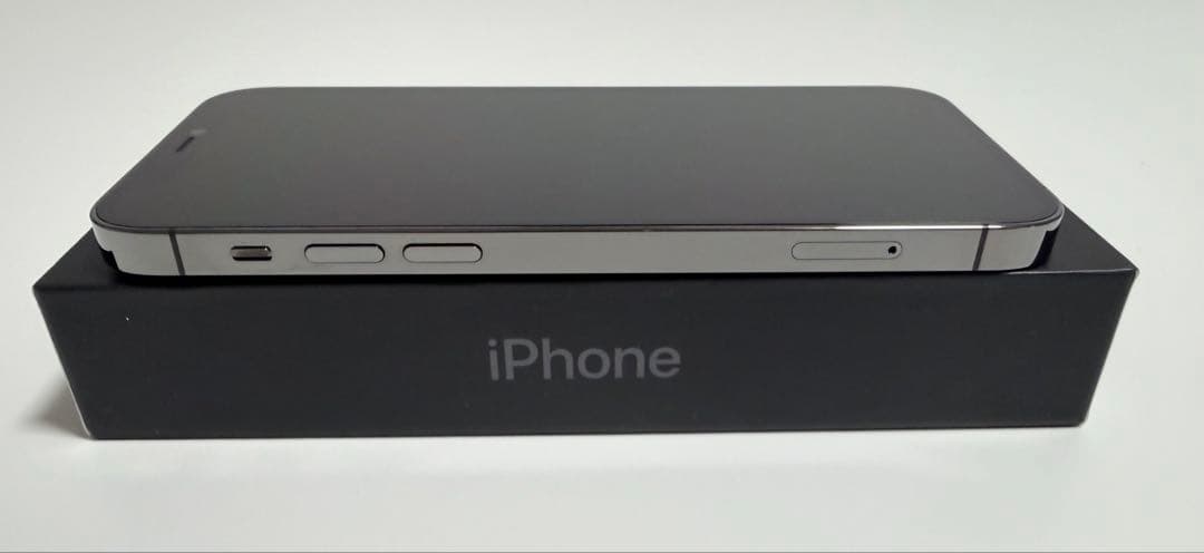 【美品】iPhone 12Pro 256GB グラファイト　本体・箱付
