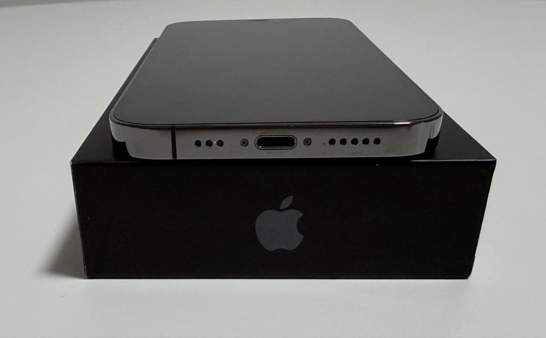 【美品】iPhone 12Pro 256GB グラファイト　本体・箱付