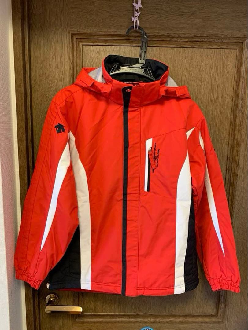 【週末限定セール】DESCENTE スキーウェア上下セット　160