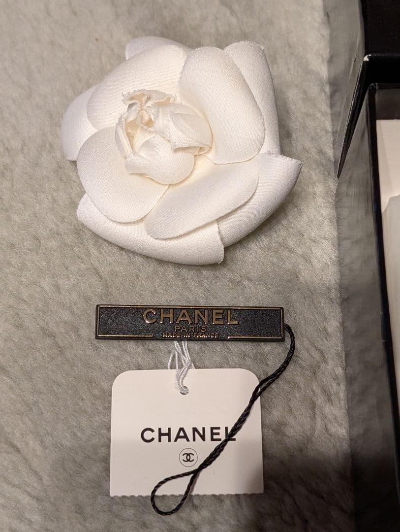 CHANEL　シャネル　カメリアコサージュ