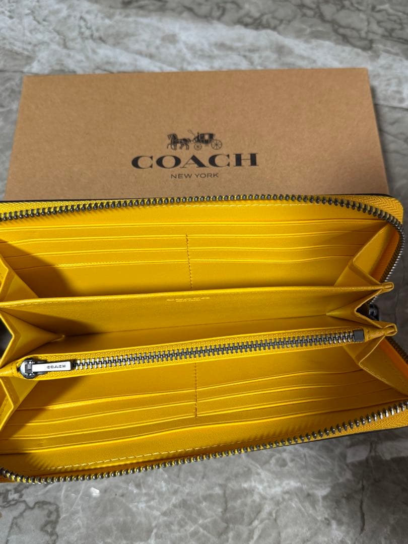 COACH 長財布 ベージュ/イエロー