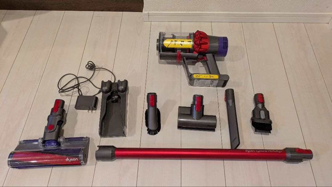 Dyson cyclone V10 fluffy アタッチメント多数 中古品