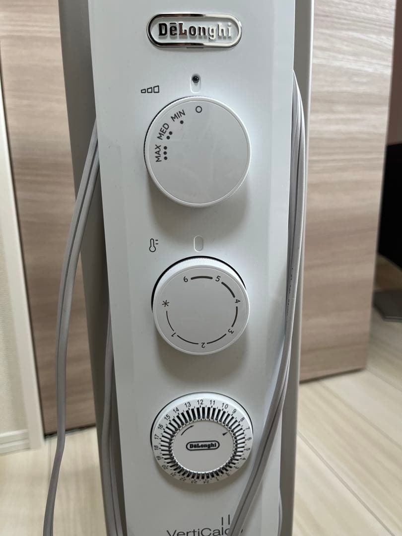 DeLonghi vertiCaD オイルヒーター