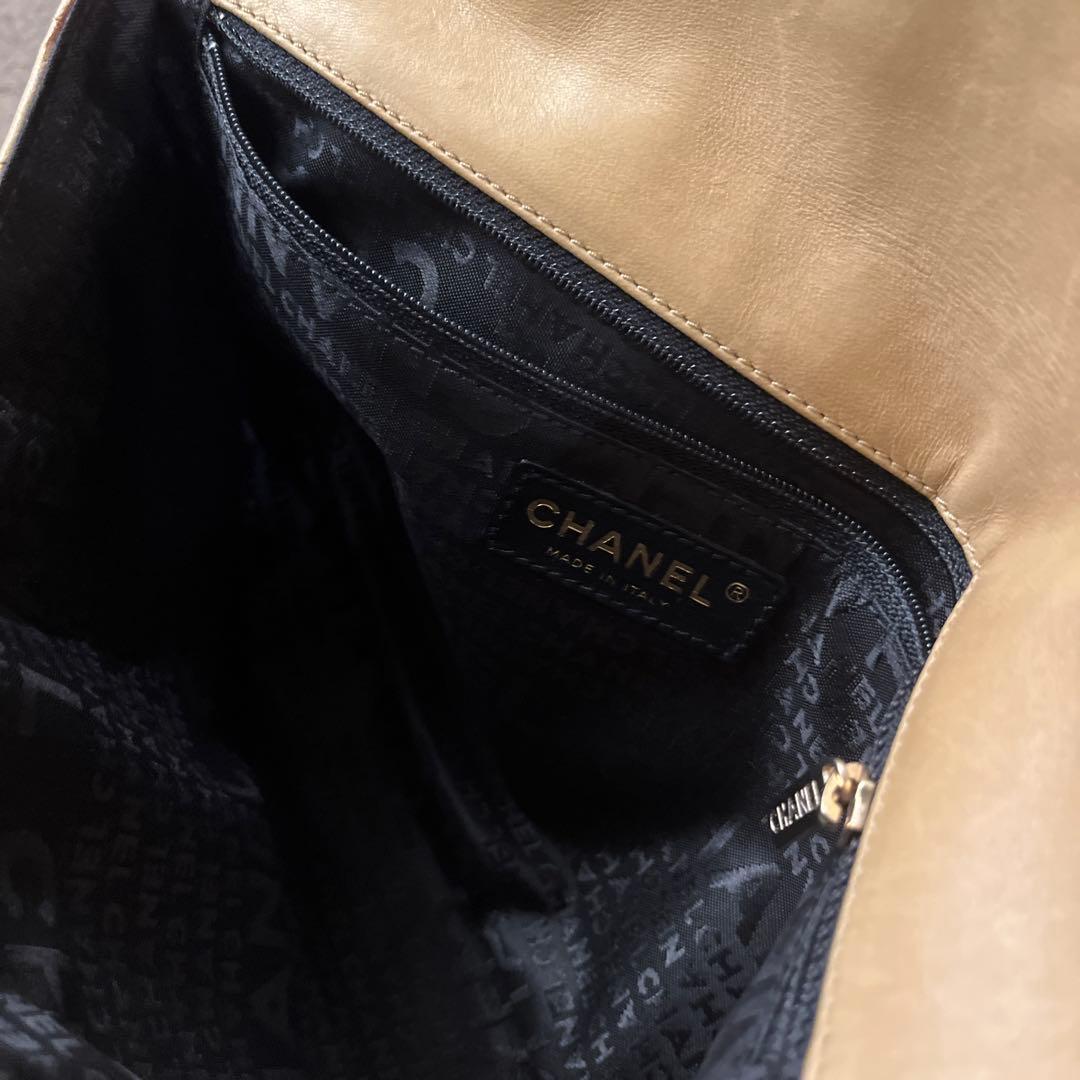 CHANELチョコバーミニバッグ