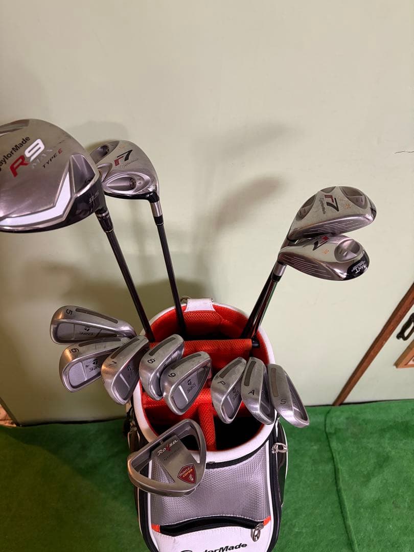 テーラーメイド　ゴルフセット　13本　キャディーバッグ付き
