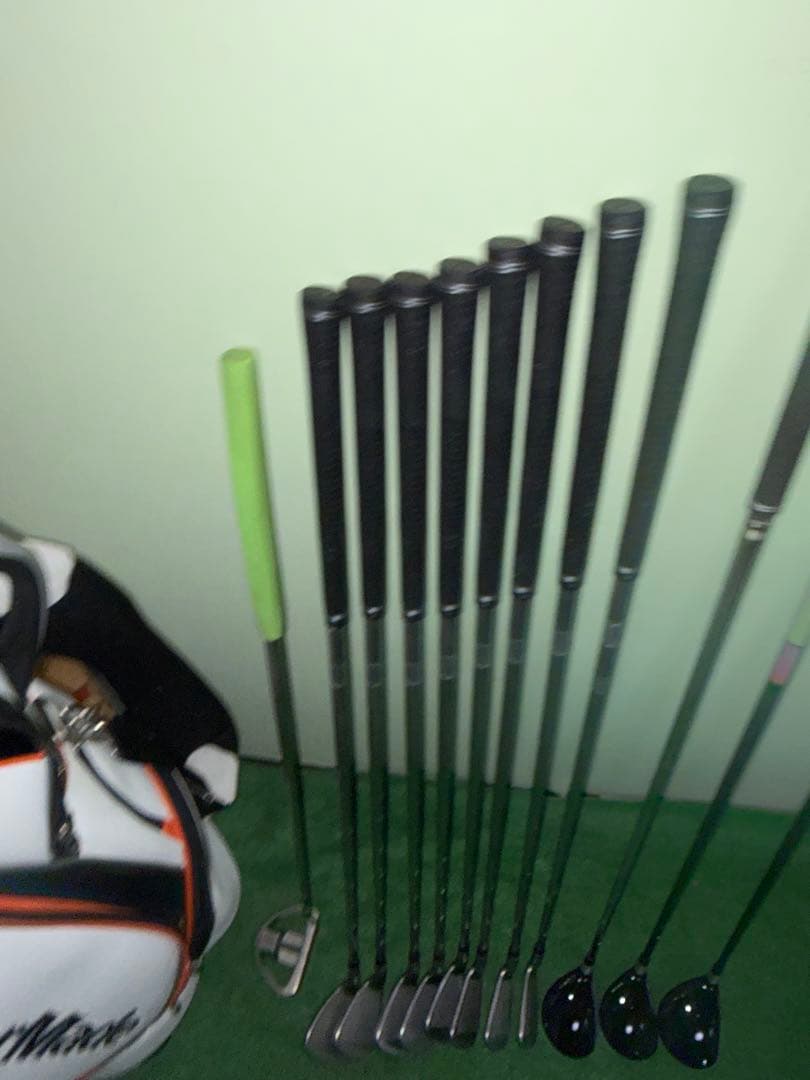 テーラーメイド　ゴルフセット　13本　キャディーバッグ付き