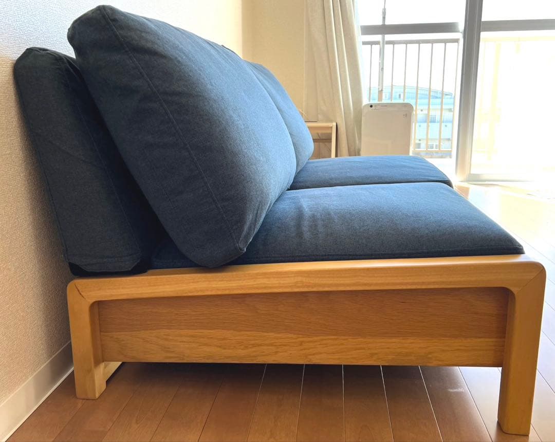 ダークブルー2人掛けソファ