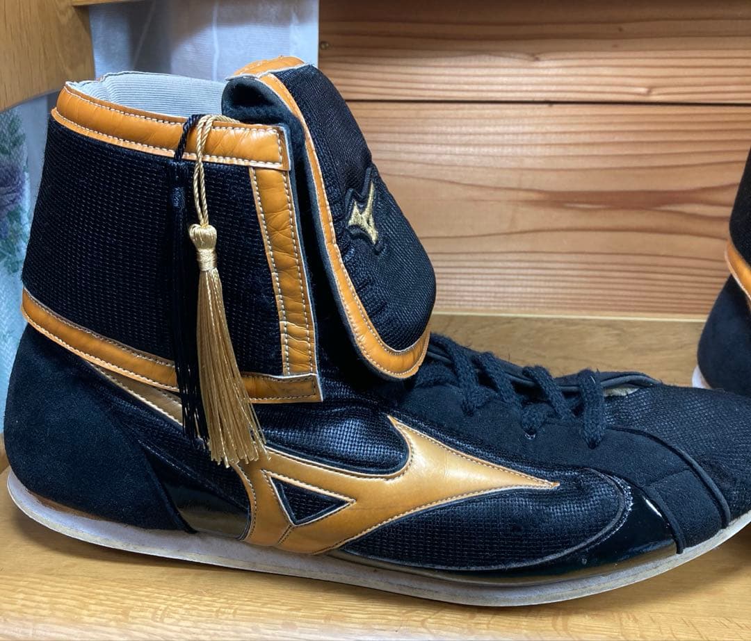 Mizuno ミズノ ボクシングシューズ 黒/ゴールド 28cm タッセル付き