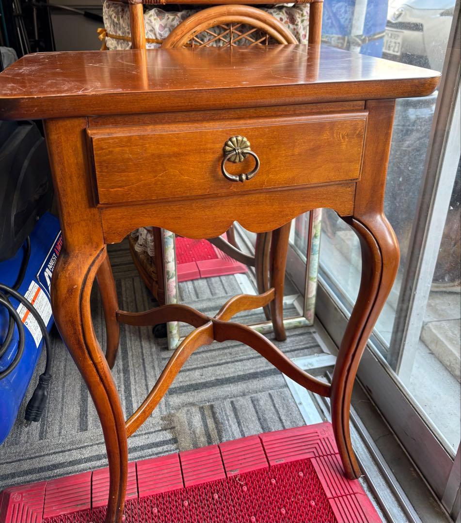 ブラウン木製猫足キャビネット 引き出し付き