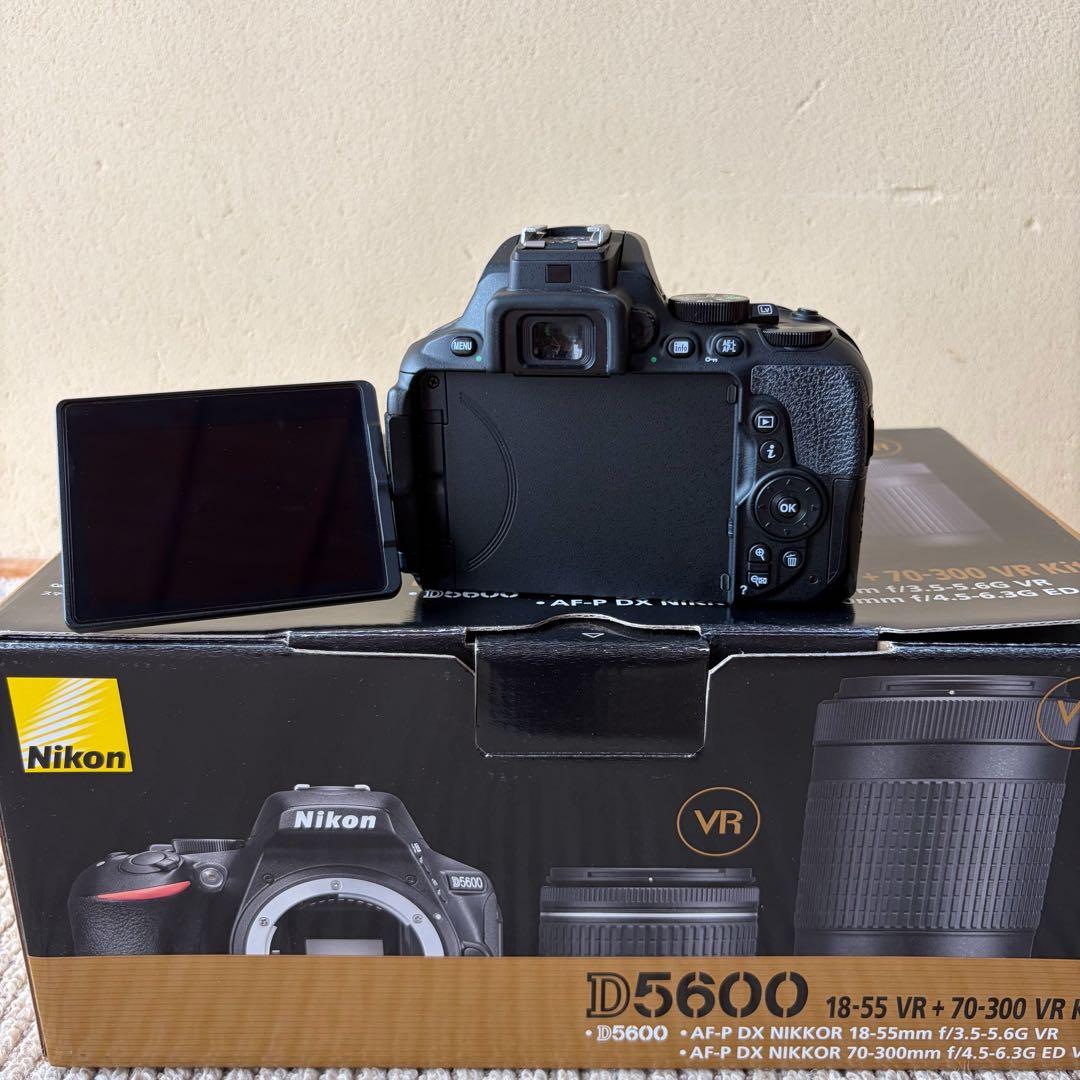 【ルーシー】Nikon D5600 ダブルズームキット＋単焦点レンズ