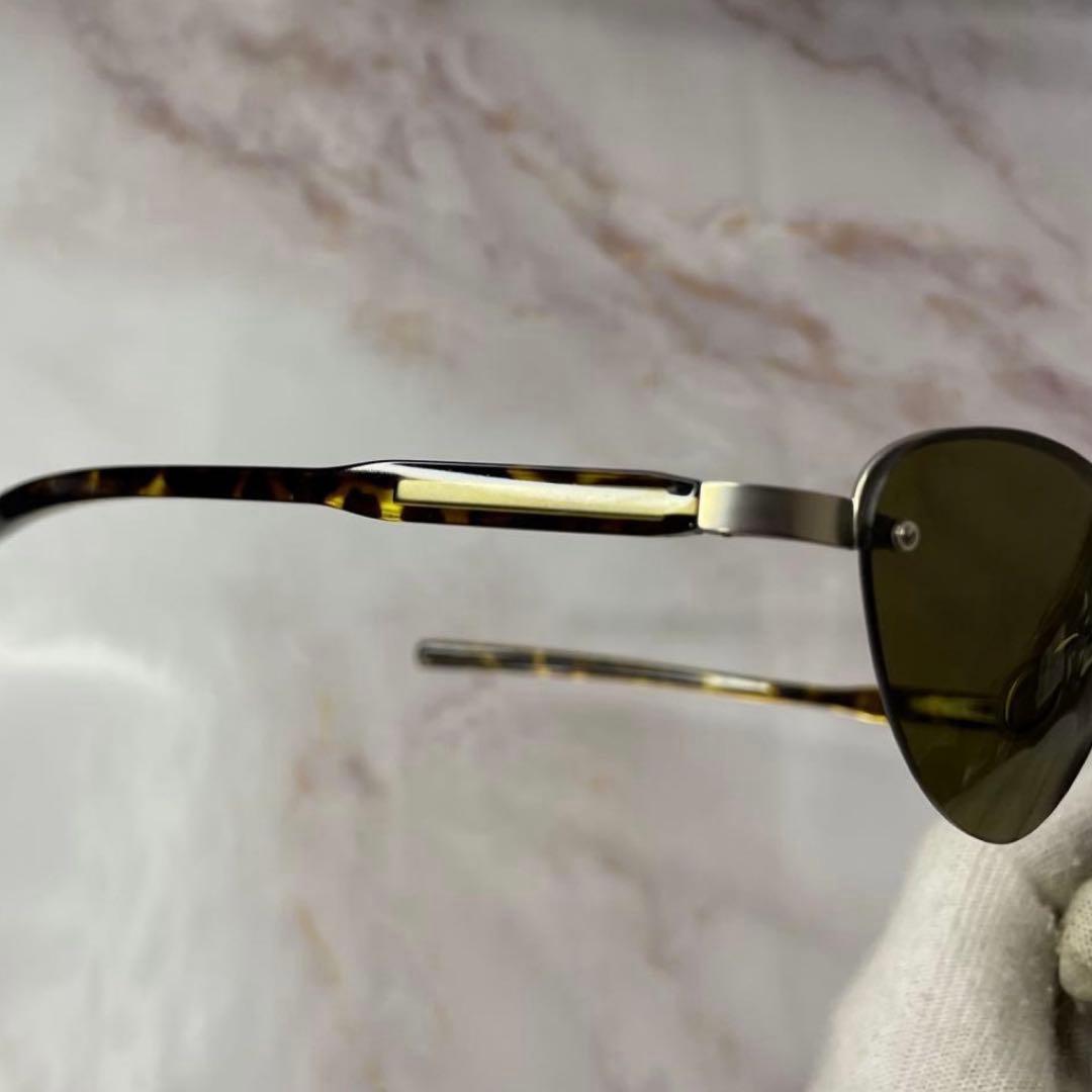 Rachel着用 PRADA サングラス リムレス　ワイヤー