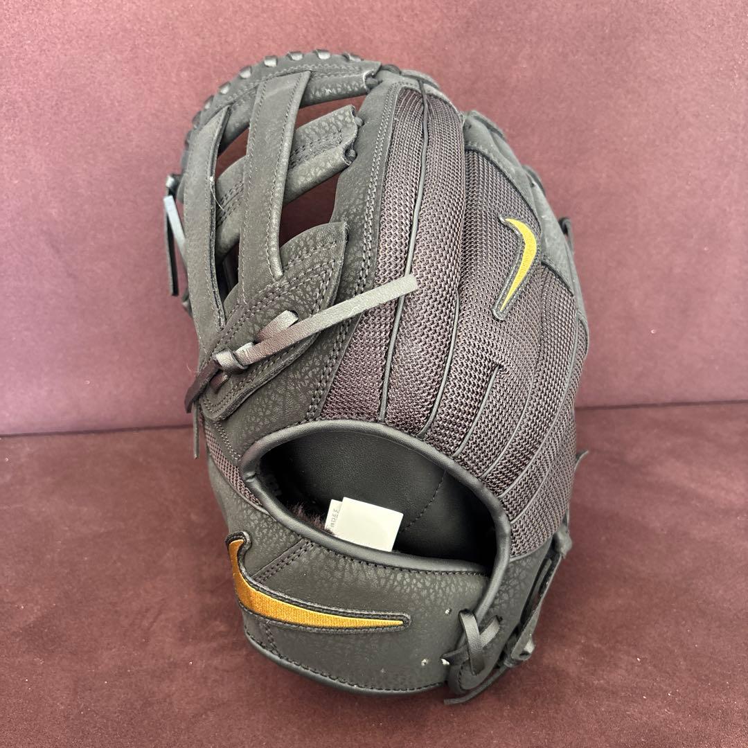 NIKE野球グローブ左用　Force Edge Fielding Glove