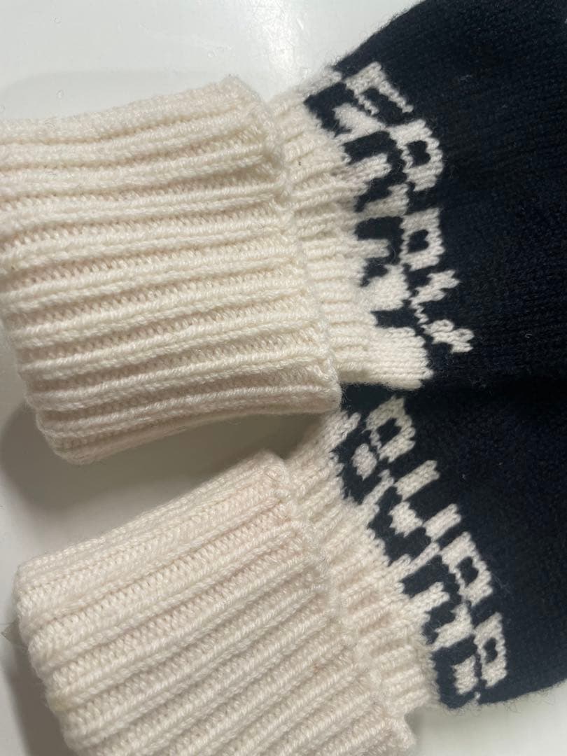 【極美品】BURBERRY 黒とクリーム色のカシミヤ冬用手袋