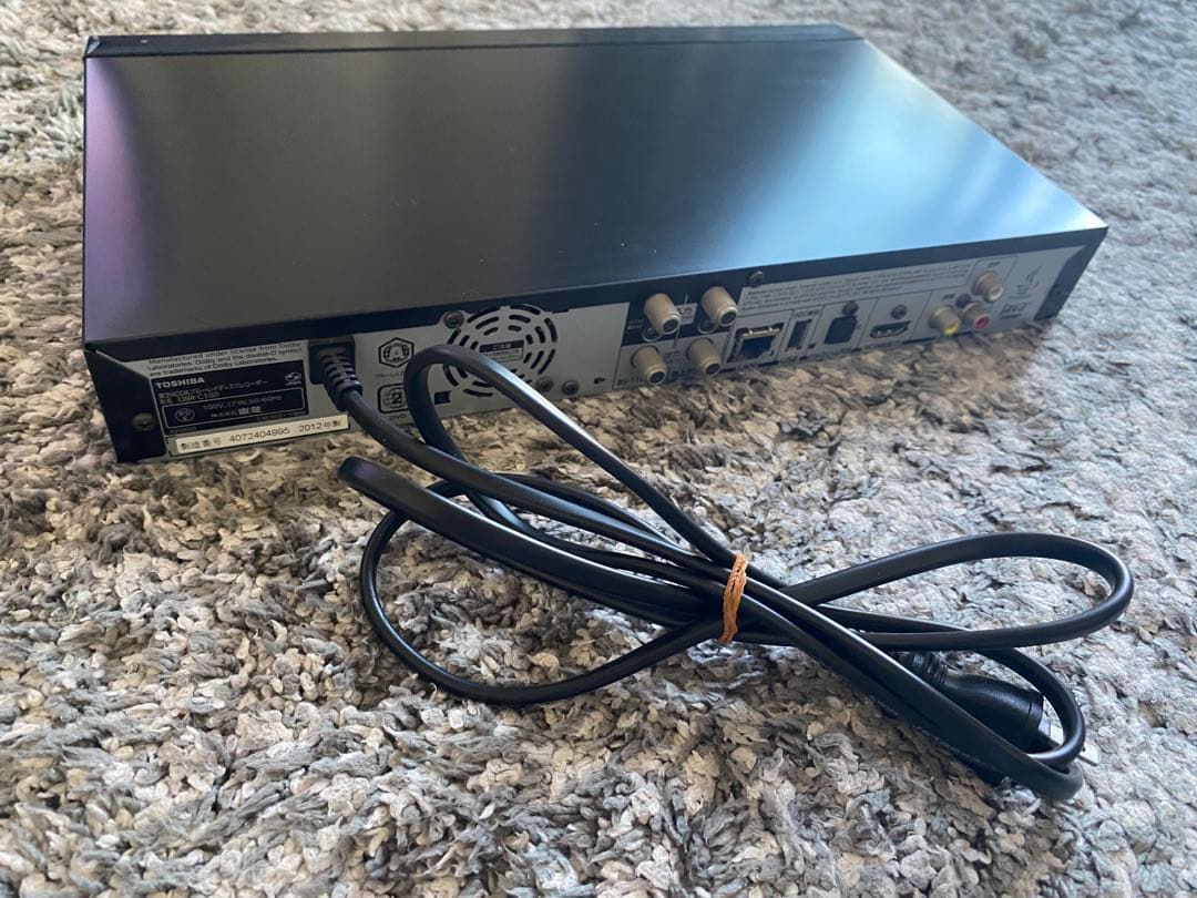 【未使用品】TOSHIBA REGZA ブルーレイレコーダDBR-C100