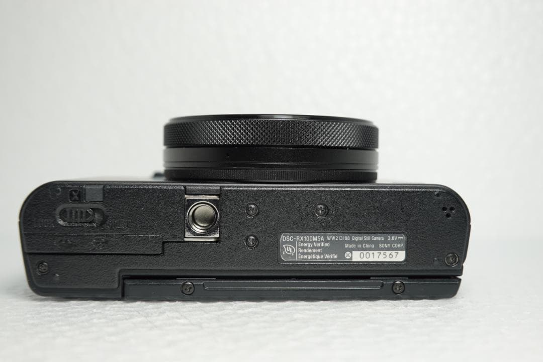 デジタルカメラ SONY-RX100M5A