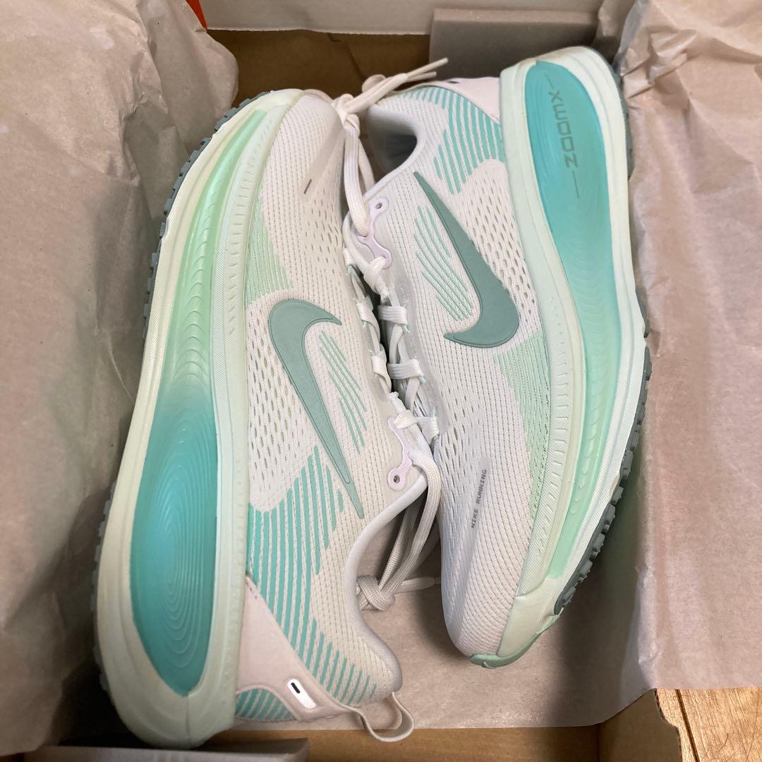 Nike ランニングシューズ ボメロ18 ミントグリーン　24.5㎝