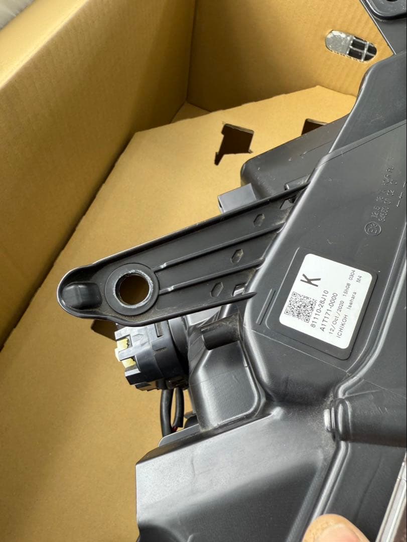 美品✨【トヨタ ヴォクシー80系後期 】純正 ヘッドライト 右