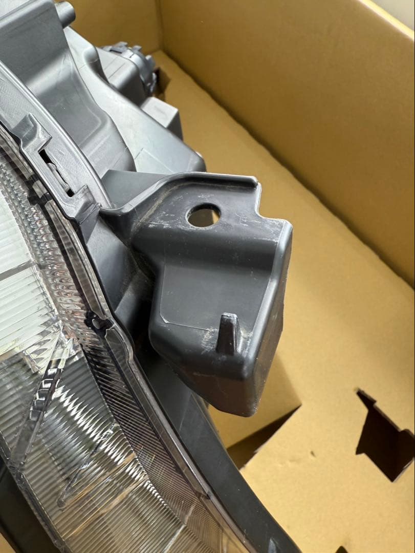 美品✨【トヨタ ヴォクシー80系後期 】純正 ヘッドライト 右