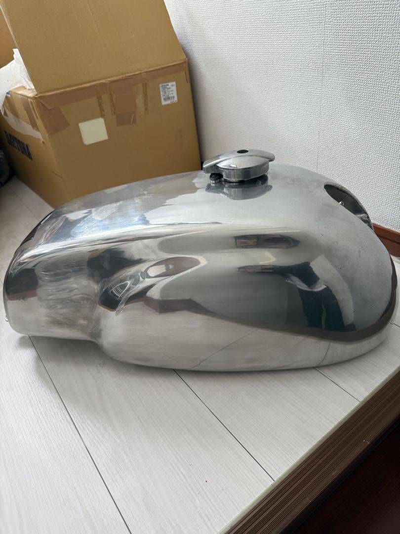 限界値下】SR400 デイトナ製アルミタンク　シートセット