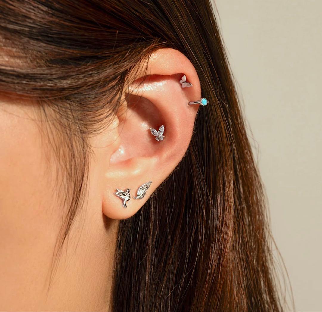 14K ソリッドゴールド シングル ミニ スパークル バタフライ ピアス