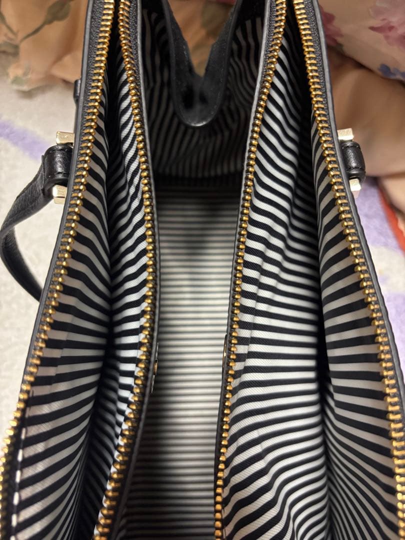 未使用品　kate spade 黒 レザー トートバッグ A4 大容量