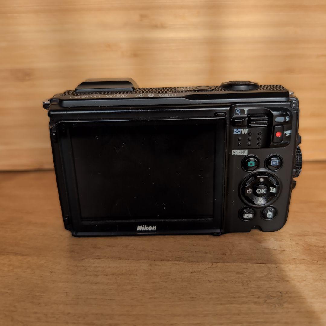 Nikon COOLPIX W300 防水カメラ　カモフラージュ
