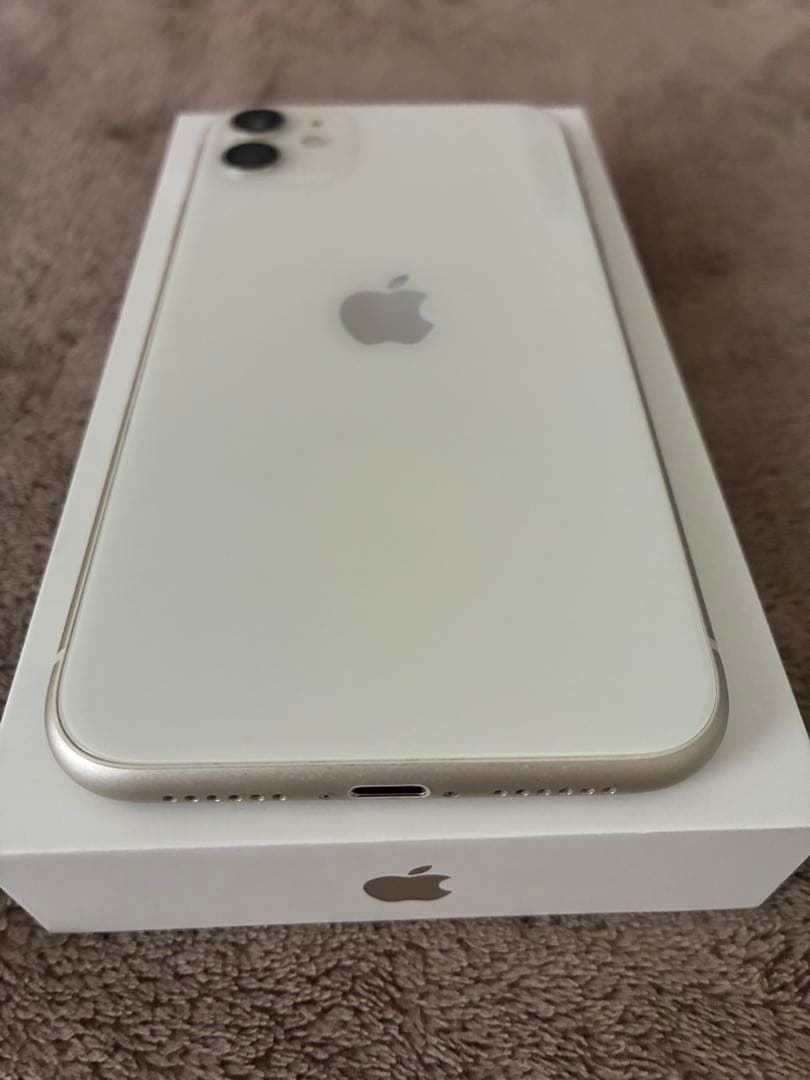 Apple iPhone 11 ホワイト 本体