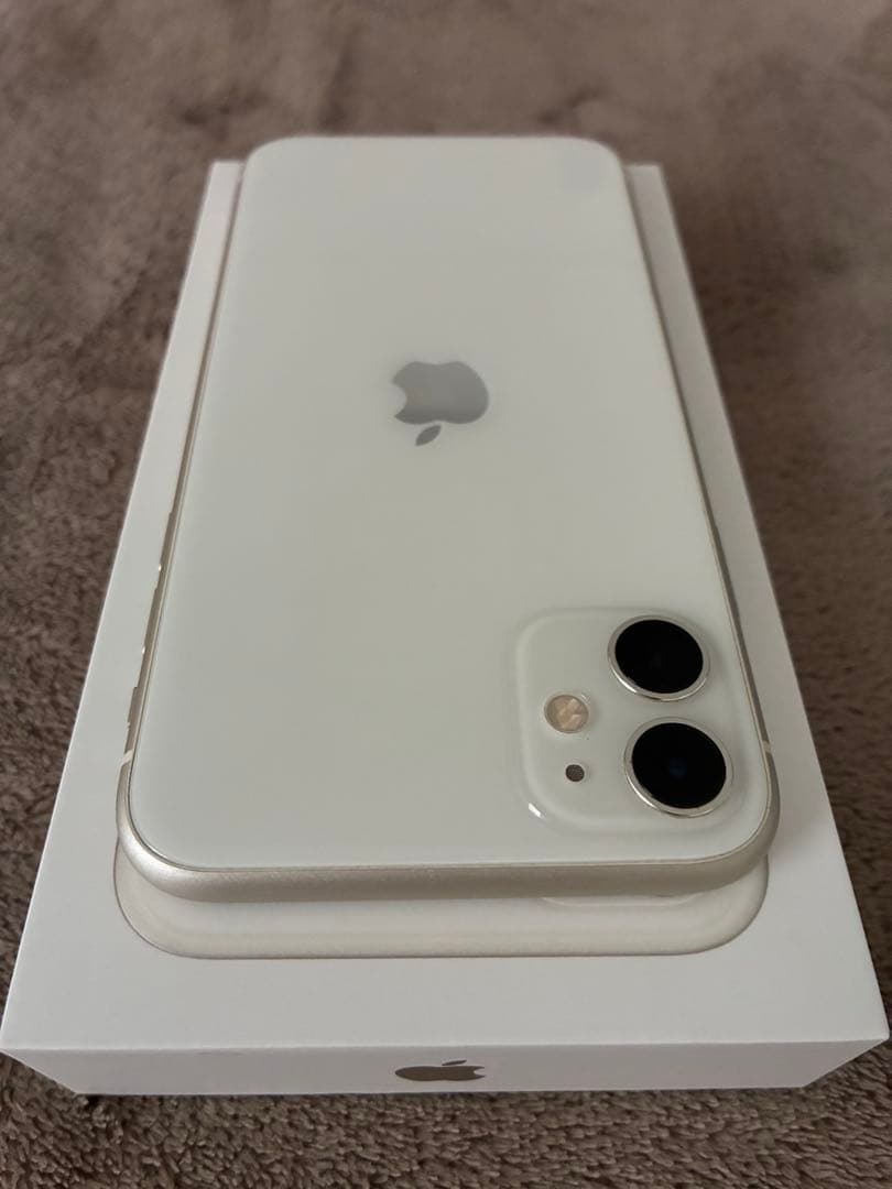 Apple iPhone 11 ホワイト 本体