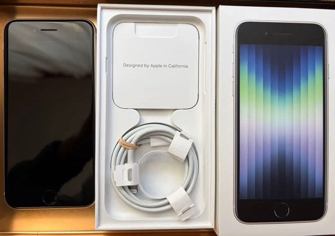 Apple iPhone SE3 128GB スターライト