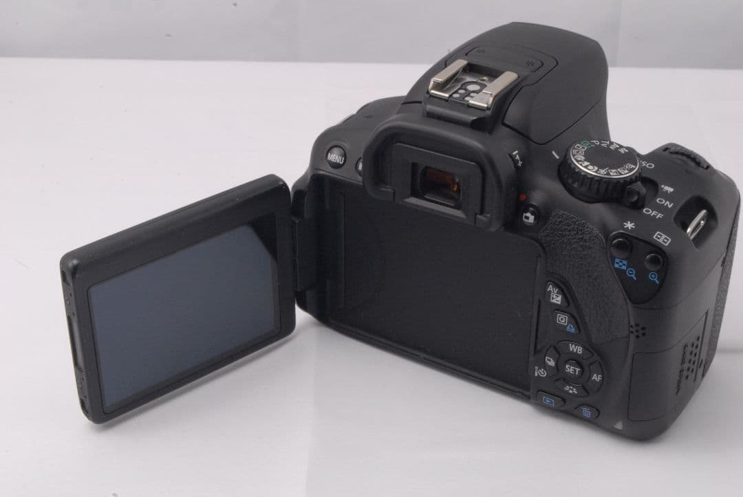 Canon EOS Kiss X6i★レンズ付き一眼レフカメラ★バリアングル液晶