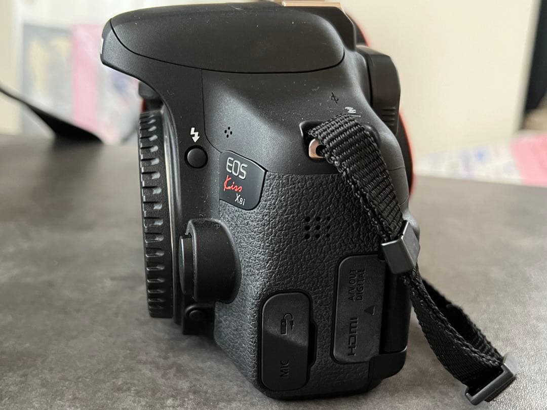 Canon EOS KISS X8i（W）