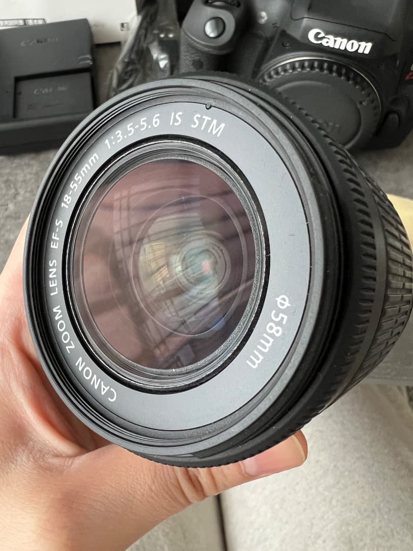 Canon EOS KISS X8i（W）