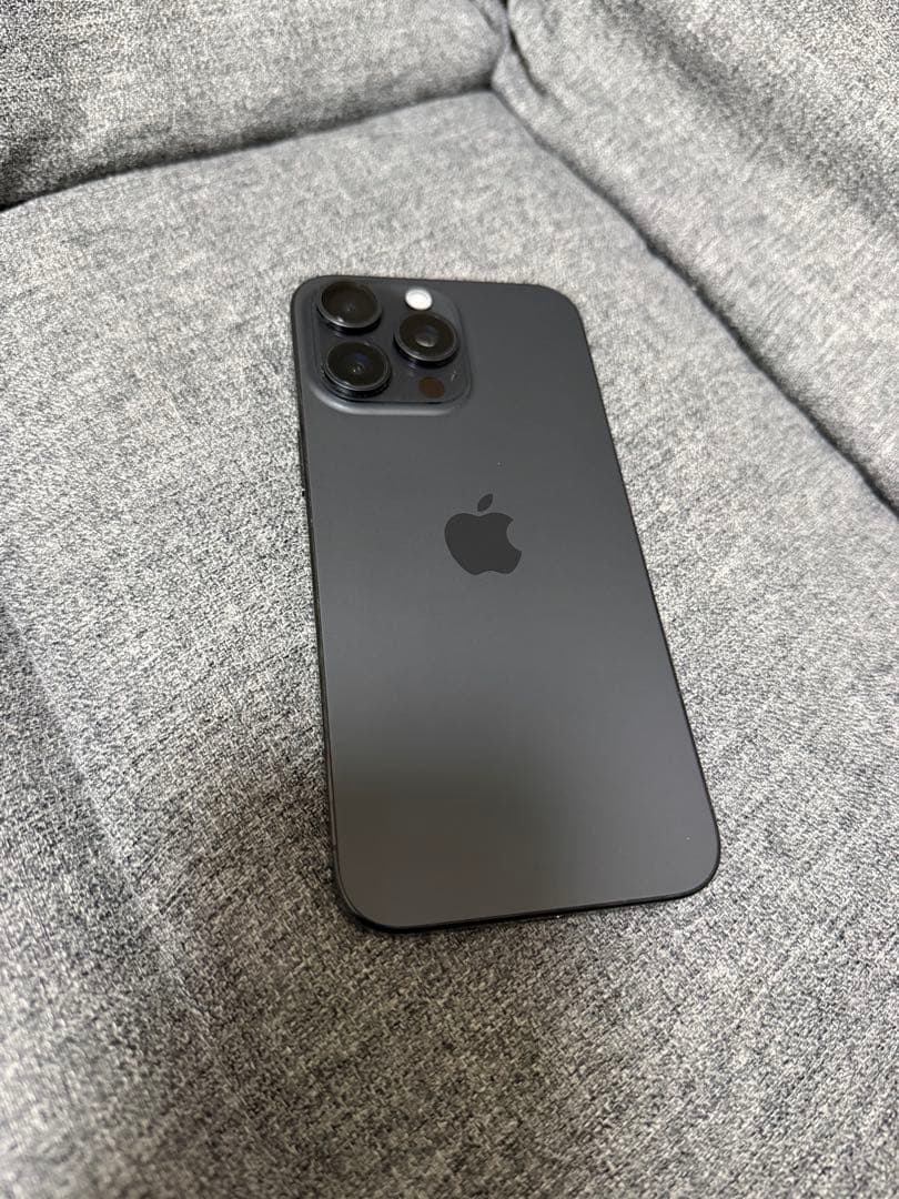 iPhone 15 Pro Max ブラックチタニウム 256GB