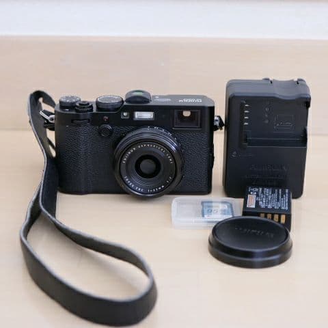FUJIFILM X100F 動作確認済 レンズキャップ付 ショット数6500